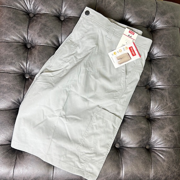 Wrangler Jeans Co Monument Outdoor Performance Utility Short Sz 40 - Picture 1 of 4